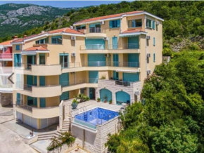 Vila NOVA Petrovac